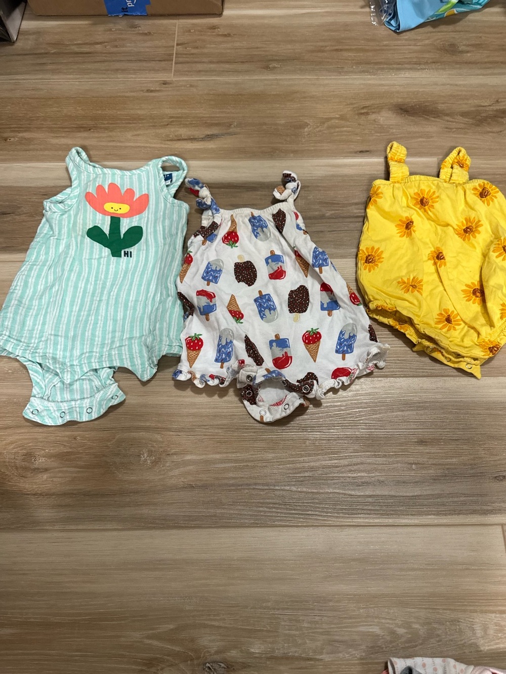 Old navy baby girl summer lot